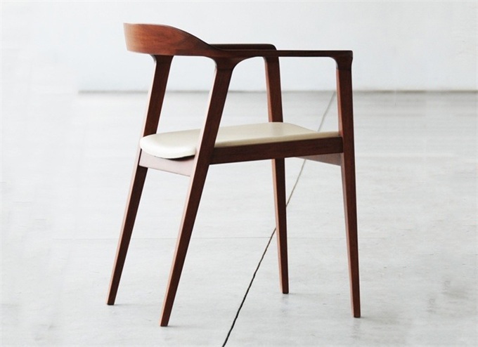 北歐風餐廳創(chuàng)意時尚實木靠背椅子