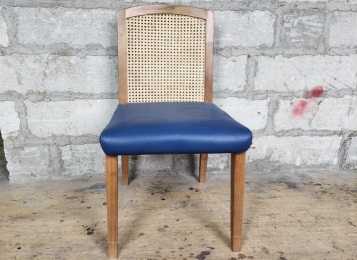 西餐廳優(yōu)質(zhì)實木餐廳軟包