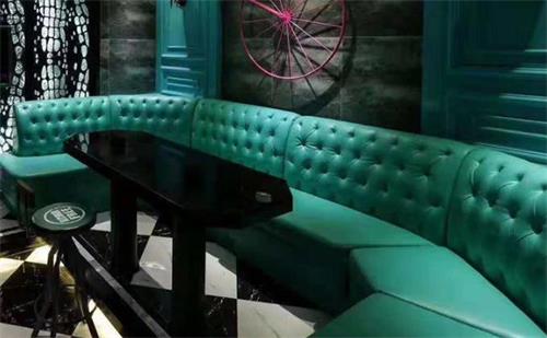 酒吧沙發
